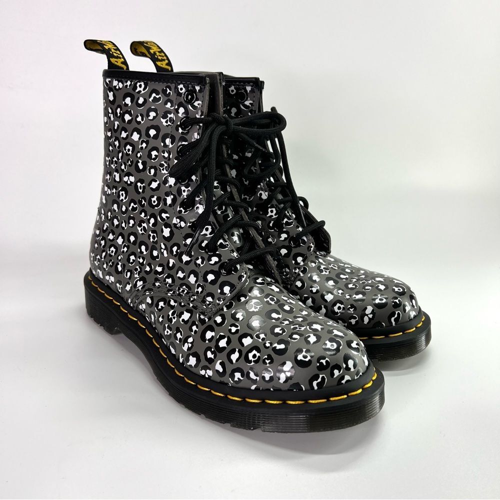 Dr. Martens Combat Boots 1460 Leopard Smooth Leather Lace Up 7 US/5UK - Picture 9 of 14
